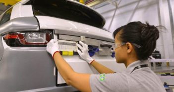 Jaguar Land Rover inauguró su primera fábrica en Brasil