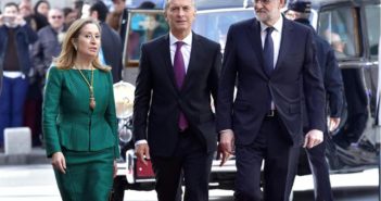 Macri en el Rolls-Royce de la realeza española