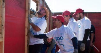 FCA construyó nuevas casas en Córdoba junto a la ONG Techo