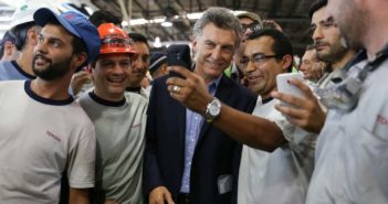 El presidente Macri en su visita a Toyota