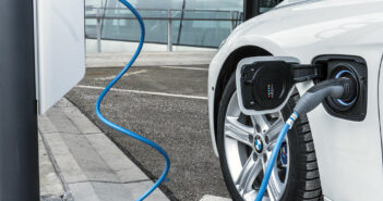 BMW Plug In Charge